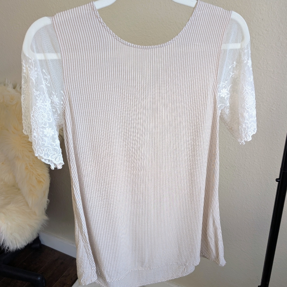 Chris & Carol Beige Striped Blouse with Delicate White Lace Sleeves - S